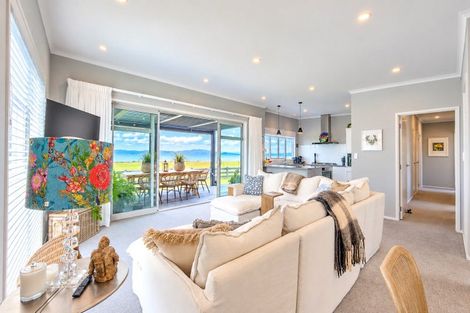 Photo of property in 989 East Coast Road, Kaiaua, Miranda, 2473