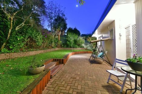 Photo of property in 7 Girrahween Drive, Totara Vale, Auckland, 0629