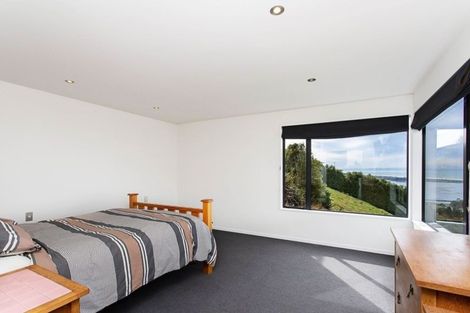 Photo of property in 17 Law Lane, Mount Pleasant, Christchurch, 8081