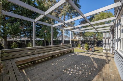 Photo of property in 13 Rowcliffe Crescent, Avonside, Christchurch, 8061