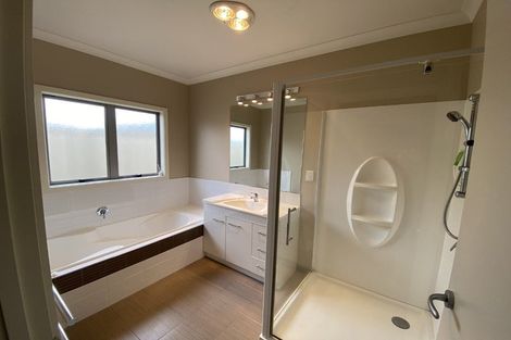 Photo of property in 98 Russell Robertson Drive, Havelock North, 4130