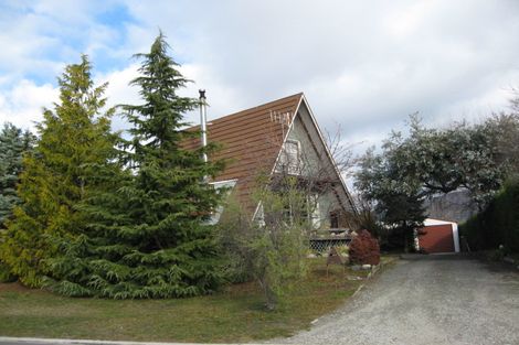 Photo of property in 17 Hunter Crescent, Wanaka, 9305