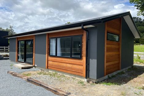 Photo of property in 2 Halcyon Crescent, Te Marua, Upper Hutt, 5018