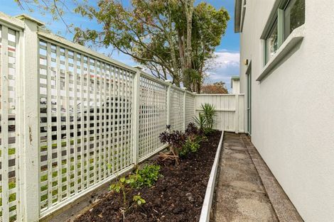 Photo of property in 16 Vitex Lane, Henderson, Auckland, 0612