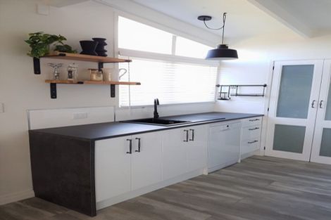 Photo of property in 153 Howard Road, Orere Point, Papakura, 2585