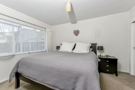 Photo of property in 4/26 Midgley Road, West Harbour, Auckland, 0618