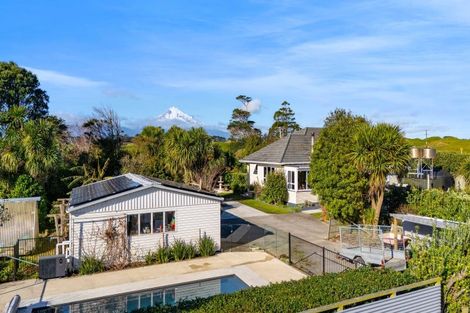 Photo of property in 7091 South Road, Warea, New Plymouth, 4381