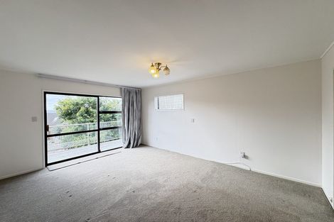 Photo of property in 2/90 Royal View Road, Te Atatu South, Auckland, 0610