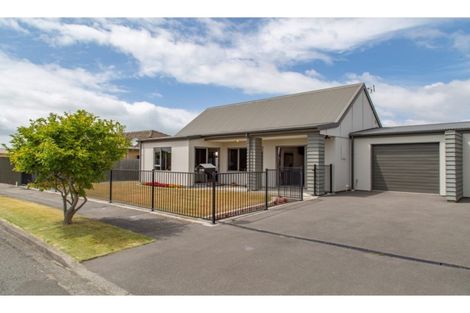 Photo of property in 1/49 Castletown Place, New Brighton, Christchurch, 8083