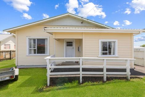 Photo of property in 34 High Street West, Waitara, 4320