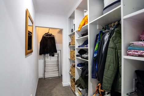 Photo of property in 8 York Crescent, Westown, New Plymouth, 4310