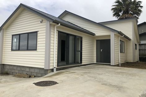 Photo of property in 8 Keating Rise, Northcross, Auckland, 0632