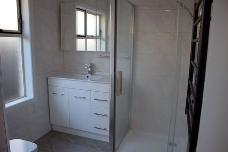 Photo of property in 1/143 Shakespeare Road, Milford, Auckland, 0620