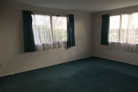 Photo of property in 1 Ardee Close, East Tamaki, Auckland, 2016