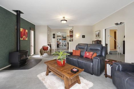 Photo of property in 18 Clifton Terrace, Fitzherbert, Palmerston North, 4410