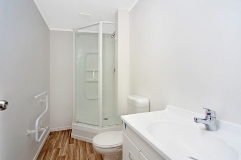 Photo of property in 4/155 Shakespeare Road, Milford, Auckland, 0620