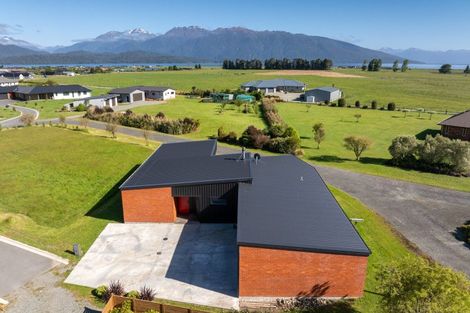 Photo of property in 35 Paton Place, Te Anau, 9600