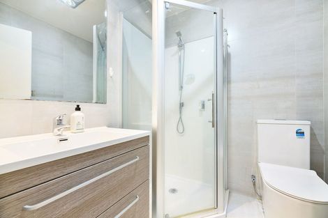 Photo of property in 17d Crosby Road, West Harbour, Auckland, 0618