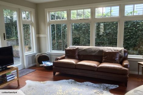 Photo of property in 10 Glen Road, Kelburn, Wellington, 6012