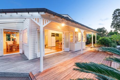 Photo of property in 6 Seabreeze Road, Narrow Neck, Auckland, 0624