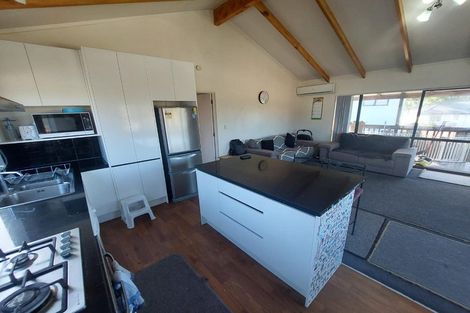 Photo of property in 10 Loughanure Place, Massey, Auckland, 0614