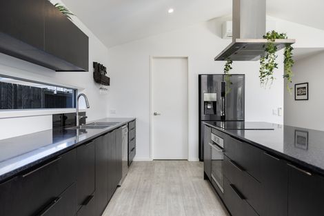 Photo of property in 27 Hiria Crescent, Papamoa Beach, Papamoa, 3118