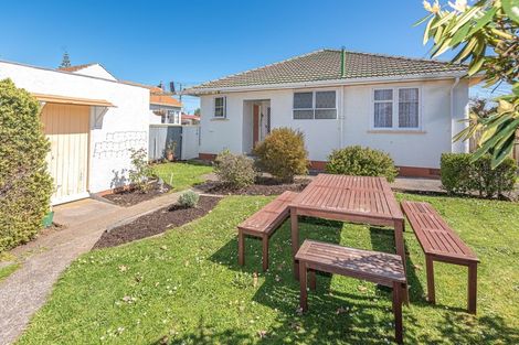 Photo of property in 16 Lewis Avenue, Aramoho, Whanganui, 4500