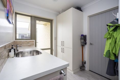 Photo of property in 110 Royal Park Drive, Parklands, Christchurch, 8083