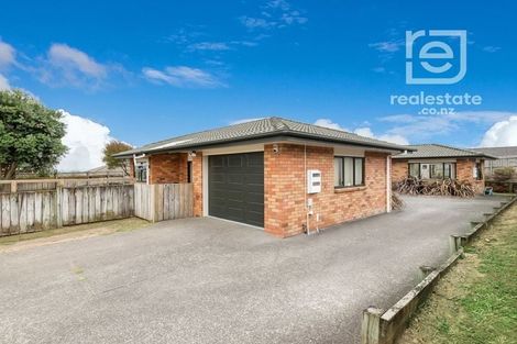 Photo of property in 2 Saralee Drive, Manurewa, Auckland, 2105