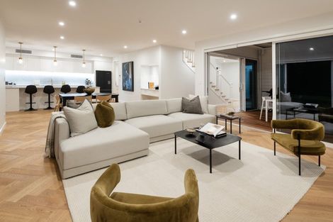 Photo of property in 15 Shelly Beach Parade, Cockle Bay, Auckland, 2014