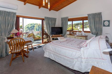 Photo of property in 124 Titiro Place, Onemana, Whangamata, 3691