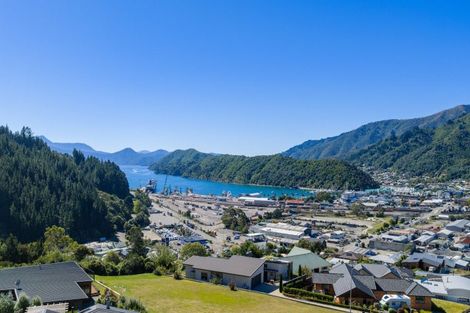 Photo of property in 16 Harbour View Heights, Picton, 7220