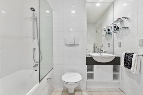 Photo of property in Sanctum Apartment, 10 Ebor Street, Te Aro, Wellington, 6011