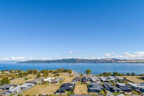 Photo of property in 12 Pukenamu Road, Rainbow Point, Taupo, 3330