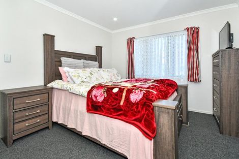 Photo of property in 5d Clendon Place, Manurewa, Auckland, 2102