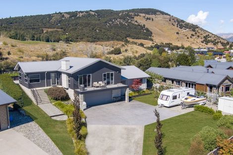 Photo of property in 16 Bevan Place, Wanaka, 9305