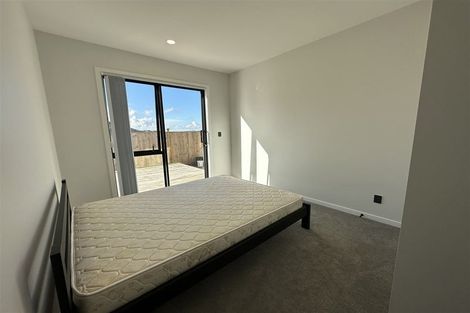 Photo of property in 3 Lumber Rise, Swanson, Auckland, 0614