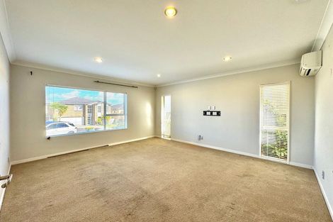 Photo of property in 10 Palazzo Close, Flat Bush, Auckland, 2019