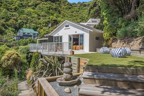Photo of property in 22 Kowhai Street, Eastbourne, Lower Hutt, 5013