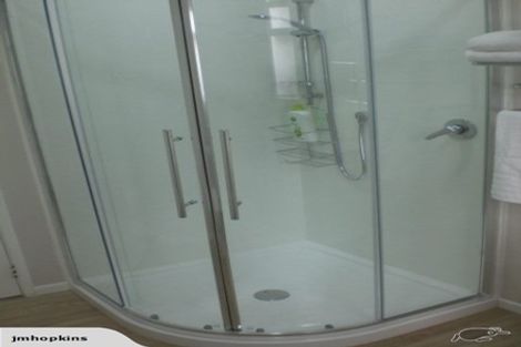 Photo of property in 98/98a Glenpark Avenue, Frankleigh Park, New Plymouth, 4310