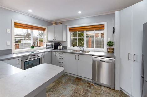 Photo of property in 233b Avonhead Road, Avonhead, Christchurch, 8042