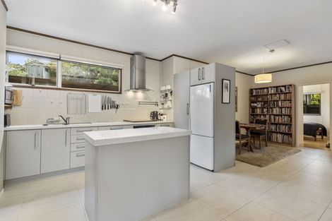 Photo of property in 22 Killarney Avenue, Torbay, Auckland, 0630