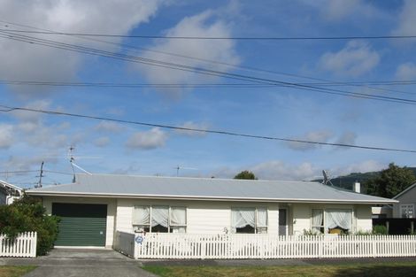 Photo of property in 15 Sandford Street, Trentham, Upper Hutt, 5018