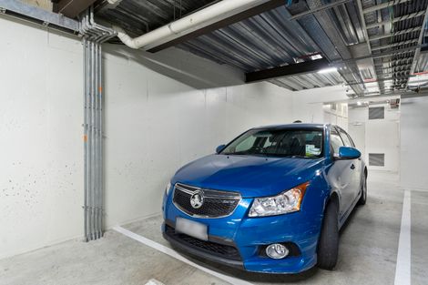 Photo of property in 318 Oriental Parade, Oriental Bay, Wellington, 6011