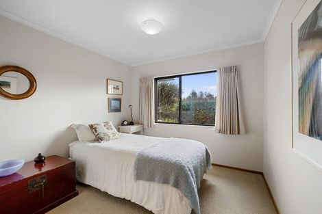 Photo of property in 3 Kura Street, Brooklands, New Plymouth, 4310