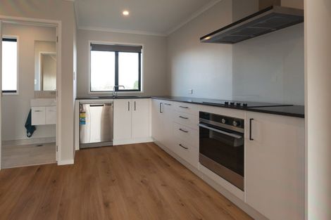 Photo of property in 2 Kawapani Lane, Kumeu, 0810