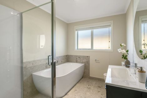 Photo of property in 6 Grove Lane, Omokoroa, 3114