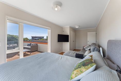 Photo of property in 1 Frances Street, Waikanae Beach, Waikanae, 5036