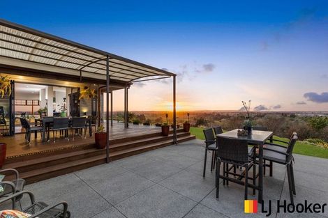 Photo of property in 39 Harry Dreadon Road, Opaheke, Papakura, 2584