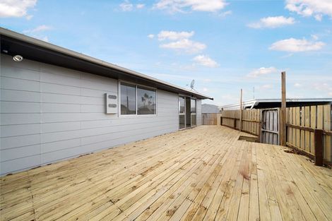 Photo of property in 1/24a Waimumu Road, Massey, Auckland, 0614